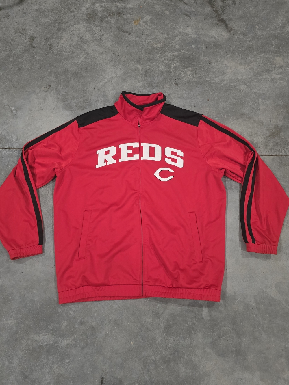 Genuine Merchandise Red & Black Cincinnati Reds Track Jacket